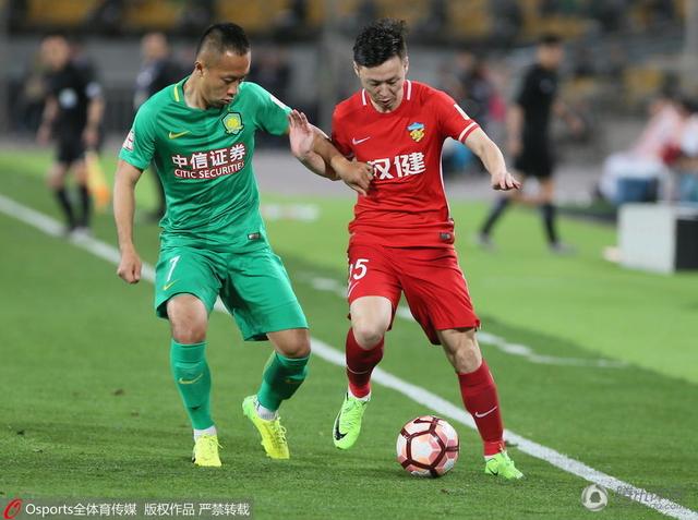 过去几个小时，一些媒体报道称加西亚的解约金金额为2000万欧元，但据世体了解，实际金额远比这个数字低，但巴萨还是认为这笔交易非常复杂。